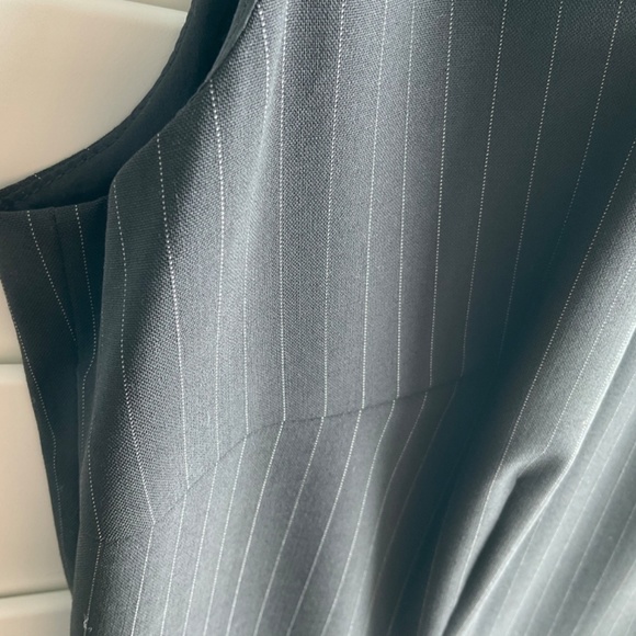 Hugo Boss Stretch Wool Sleeveless Shift Dress Black w/ Chalkstripe Bodic… - Picture 12 of 14